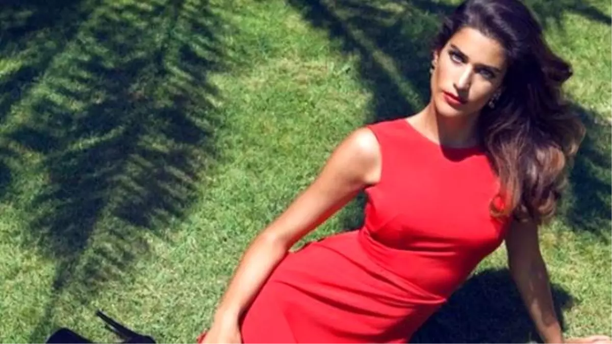 Berrak Tüzünataç Kürt Kızını Canlandıracak!