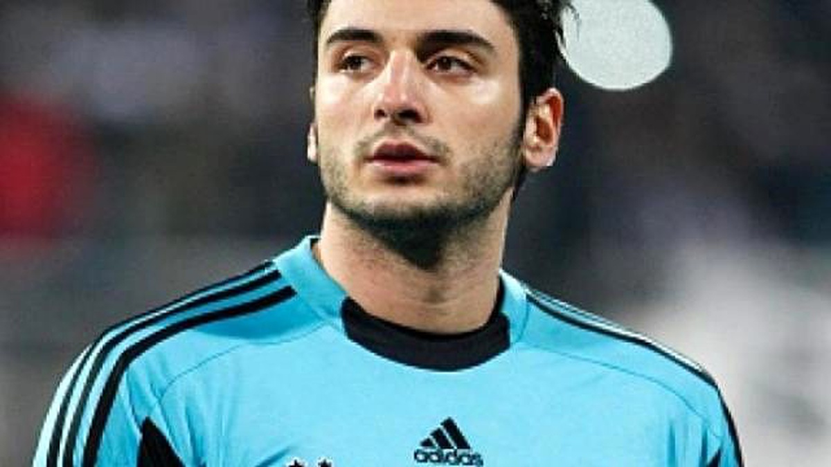 Beşiktaş\'ın Kalecisi Cenk Gönen, Karabükspor Maçında Oynayacak Mı?