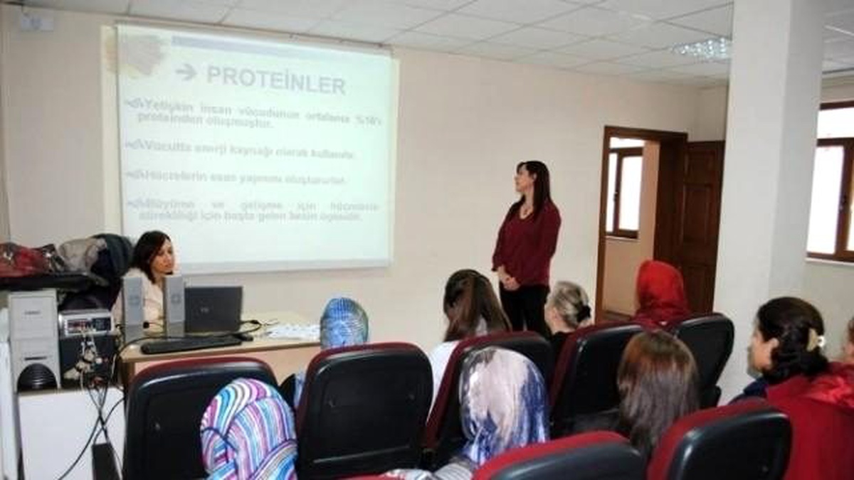 Biga Belediyesinden Sağlıklı Beslenme Semineri