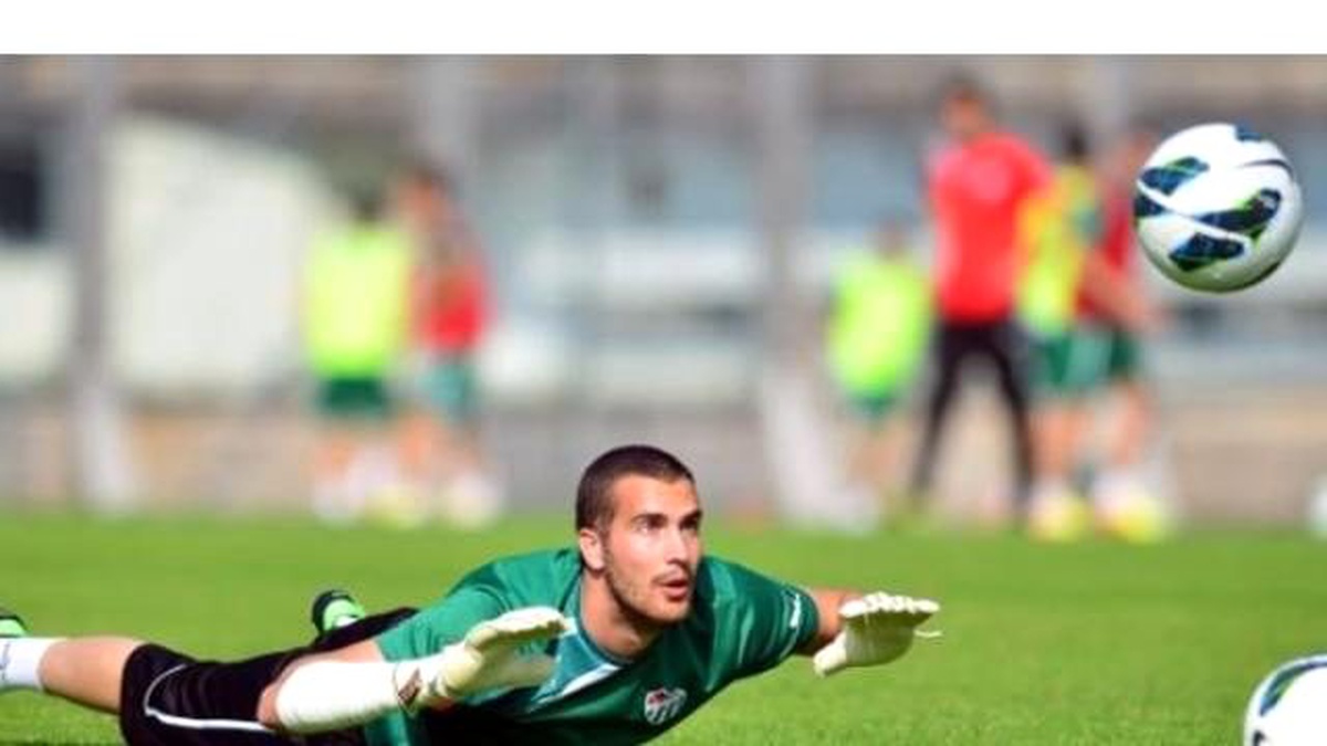 Bursaspor\'un Genç File Bekçisi Harun Tekin\'in Hedefi Avrupa