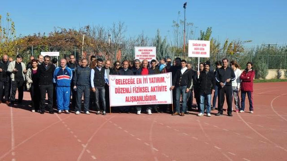 Diyarbakır\'da Sağlık İçin Yürümeye Devam