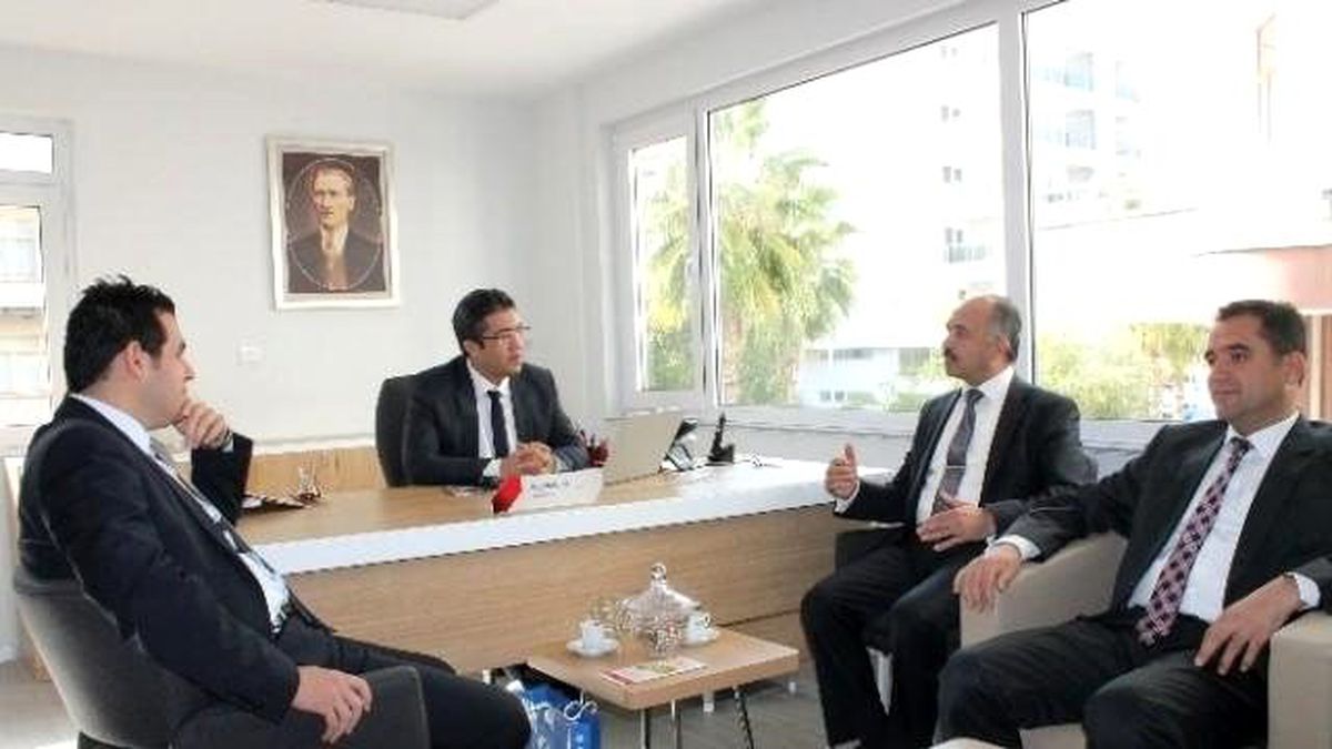 Eğitime Desteğe Plaketli Teşekkür