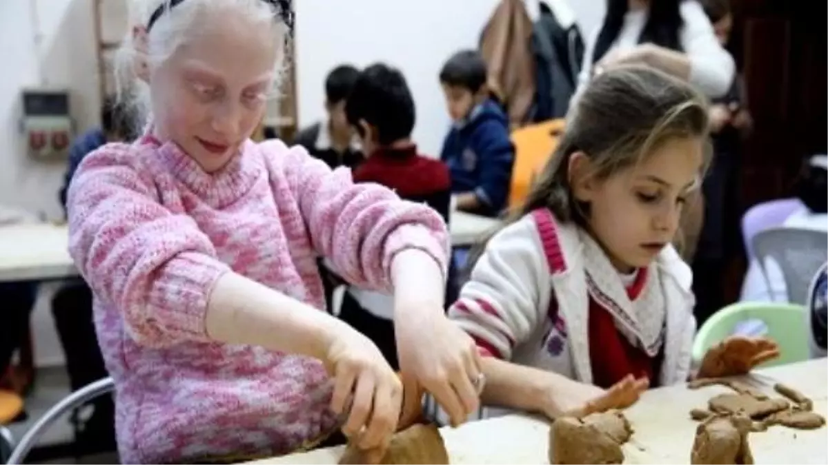 Engelli Çocuklar Hayallerini Çamura Yansıttı