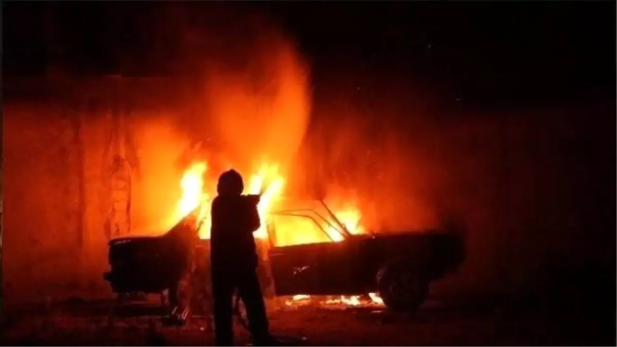 Gölbaşı\'nda Araç Yangını: 3 Yaralı