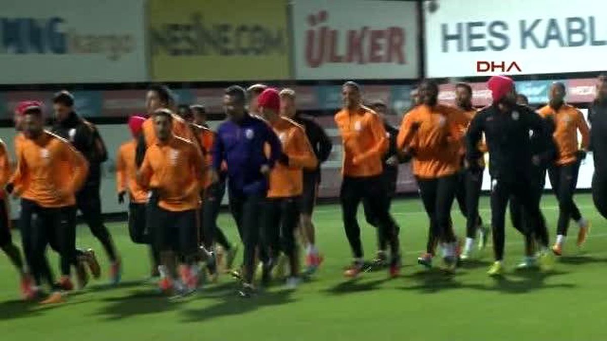Hamzaoğlu, Galatasaray\'daki İlk Antrenmanına Çıktı 2-