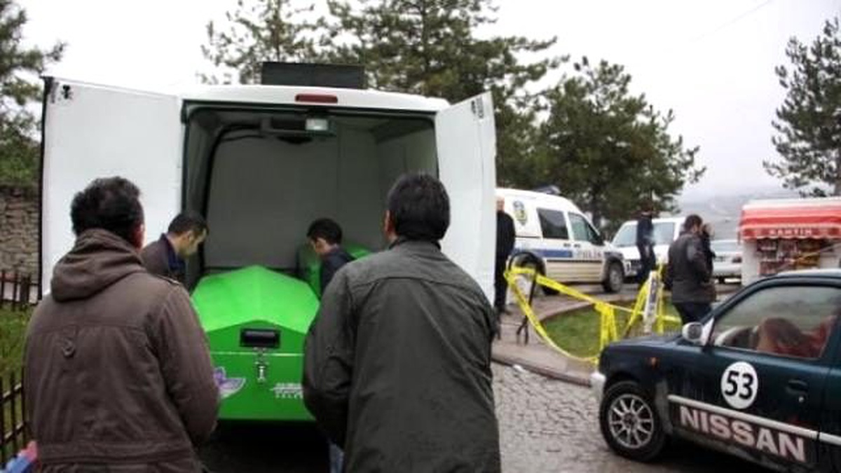 Karabük\'te Otomobilde Rahatsızlanan Kişi Hayatını Kaybetti