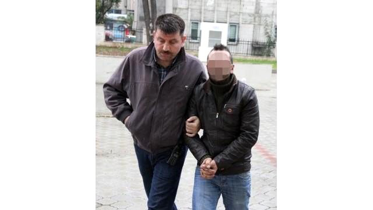 Kavgayı Ayırırken Çıkan Kavgada Bıçaklandı