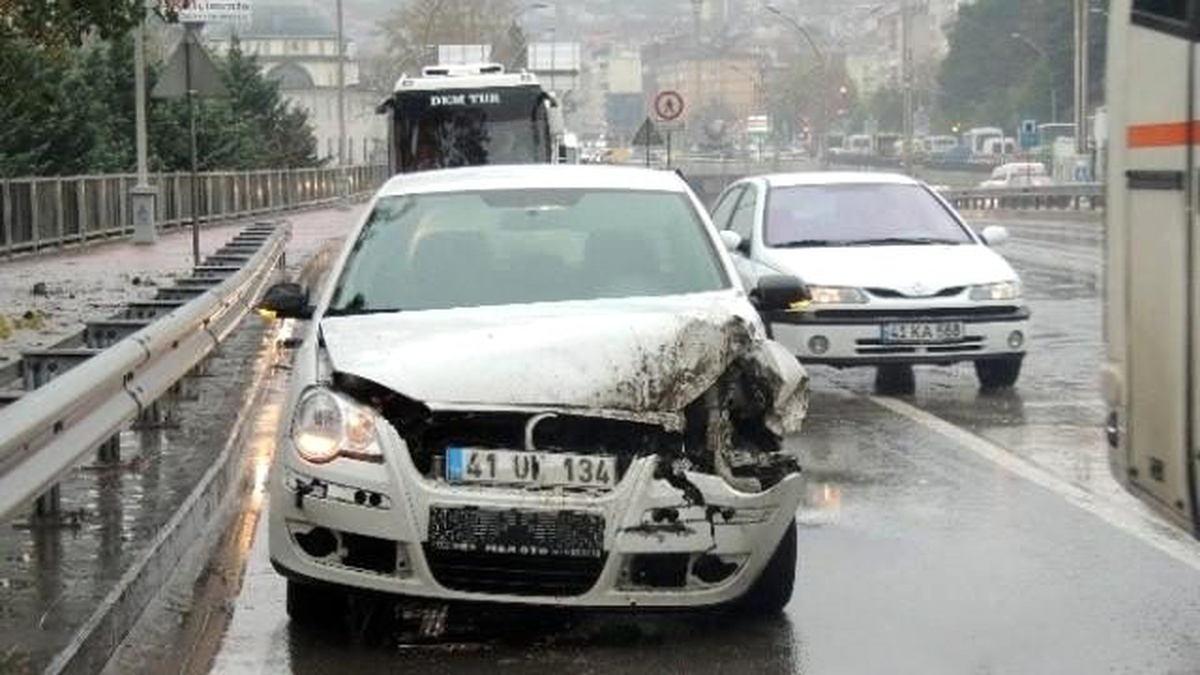 Kocaeli\'de Zincirleme Trafik Kazası