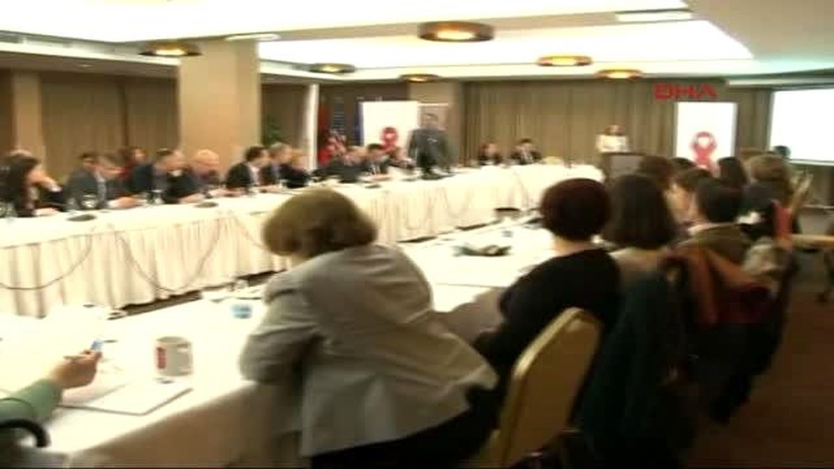Kosova\'da 1 Aralık Dünya Aıds Günü Dolayısıyla Konferans Düzenlendi