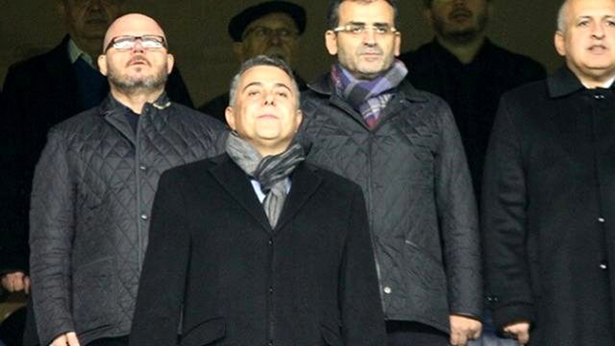 Mesut Hoşcan Taraftarla Tartıştı