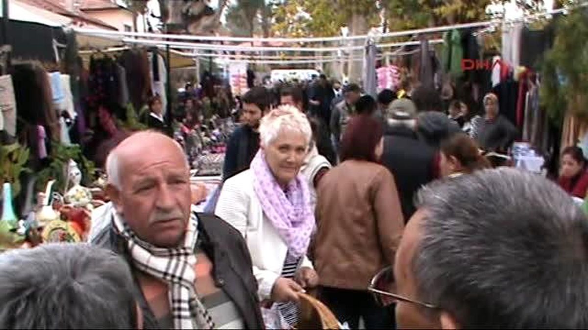 Köyceğiz\'de 3\'üncüsü Kurulan Noel Pazarına Yoğun İlgi