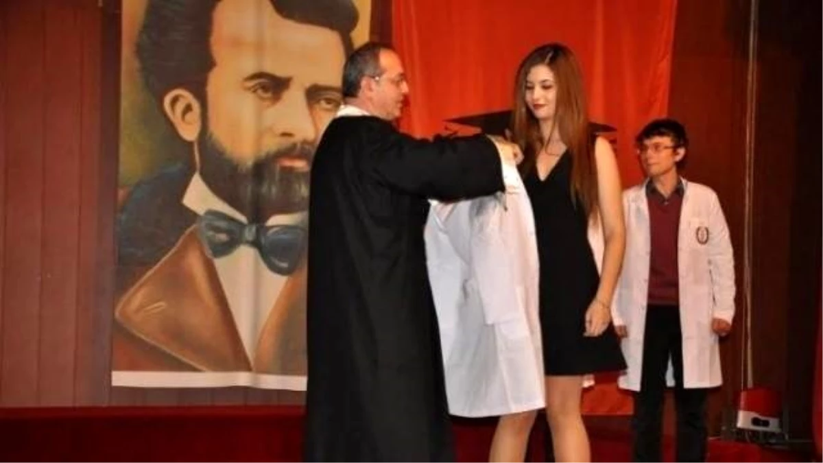 Nkü Tıp Fakültesi\'nde 7. Geleneksel Beyaz Önlük Giyme Töreni Gerçekleştirildi
