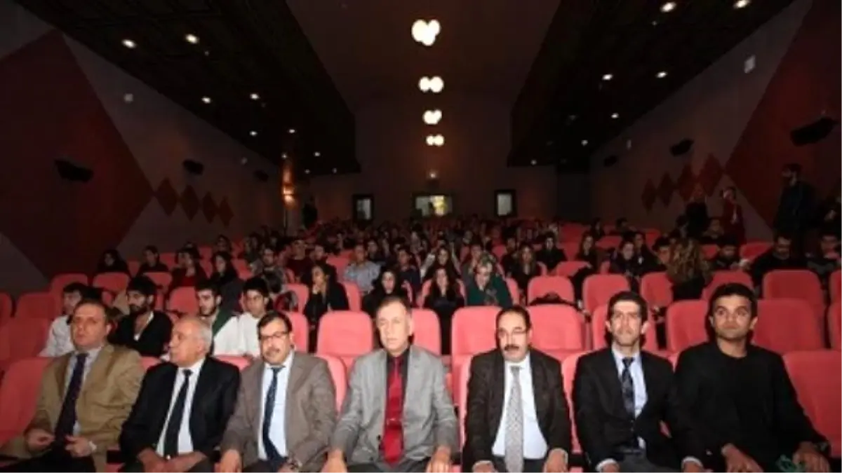 Okul Öncesi Öğretmenliği Semineri Şiir ve Müzik Dinletisi İle Renklendi