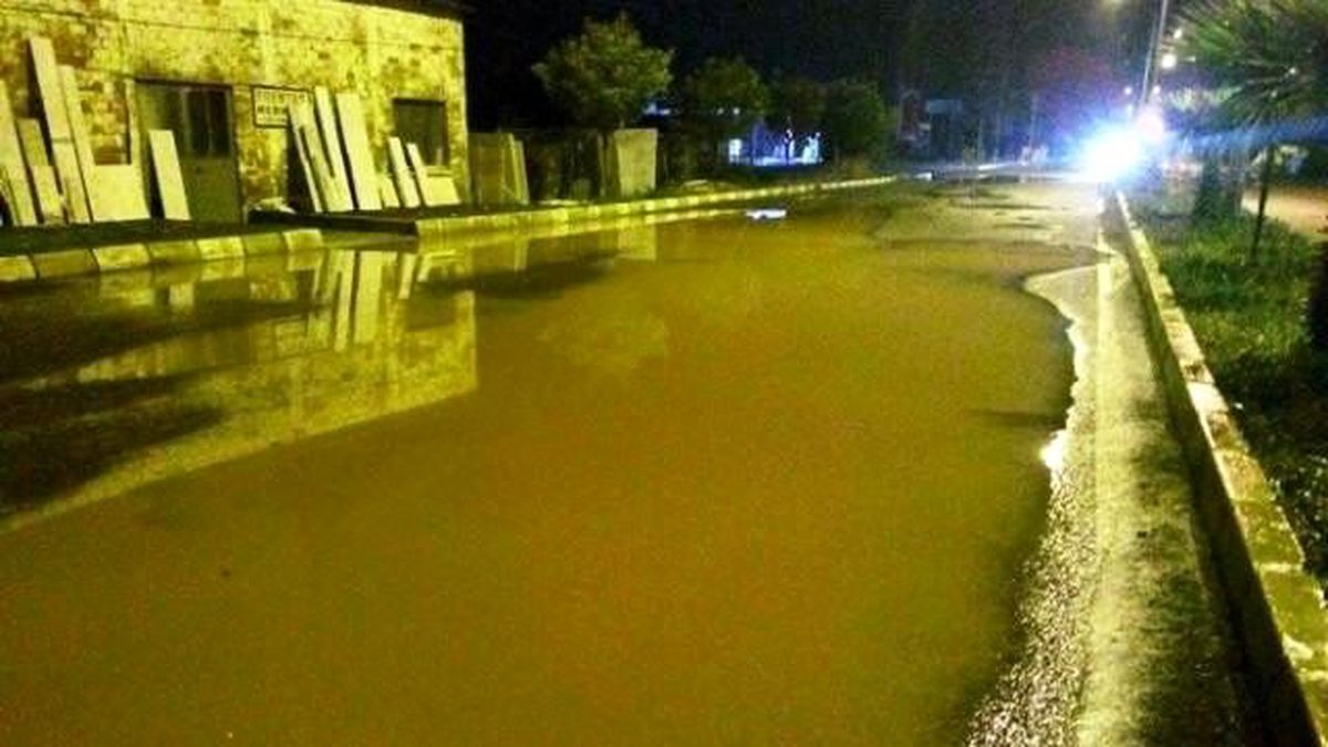 Ayvalık\'ta Caddeler Dereye Döndü