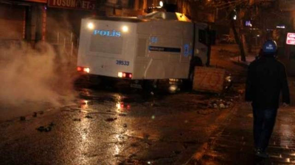 Beyoğlu\'nda İzinsiz Gösteri