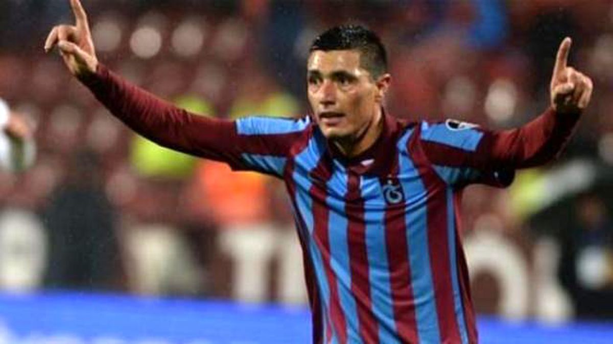 Trabzonsporlu Cardozo 3 Gol Attığı Maçın Topunu Eve Götürdü