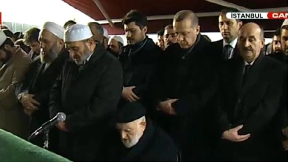 Cumhurbaşkanı Erdoğan, Prof. Dr. Öztürk\'un Cenazesine Katıldı