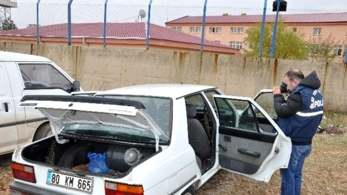 Elbistan\'da Görüş Gününde Arabaları Soyuldu