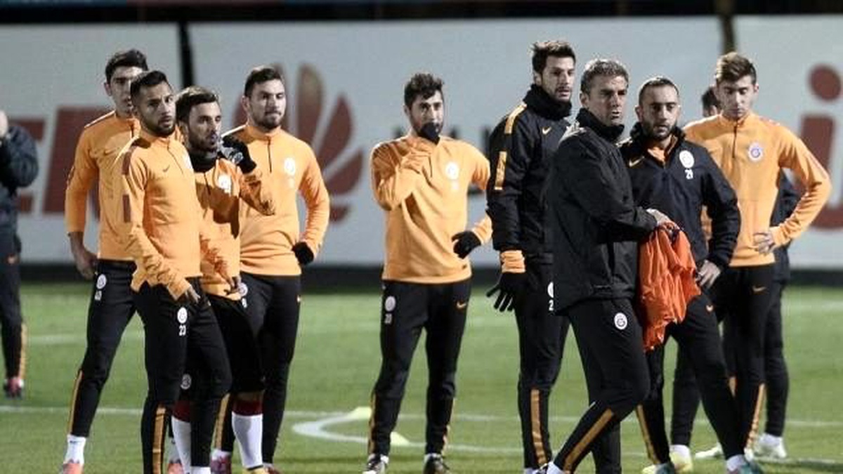 Hamza Hamzaoğlu Galatasaray\'la İlk Maçına Çıkıyor