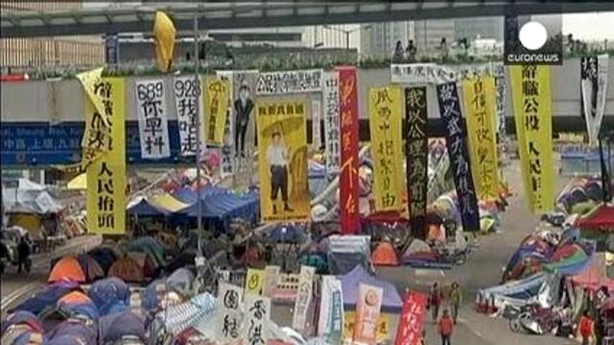 Hong Kong\'da Protesto Liderinden Öğrencilere Geri Çekilin Çağrısı