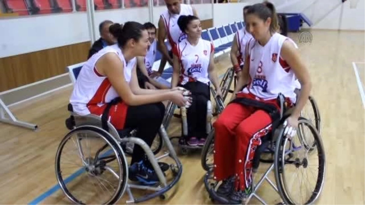 Kadın Basketbolcular, Engellilerle Maç Yaptı
