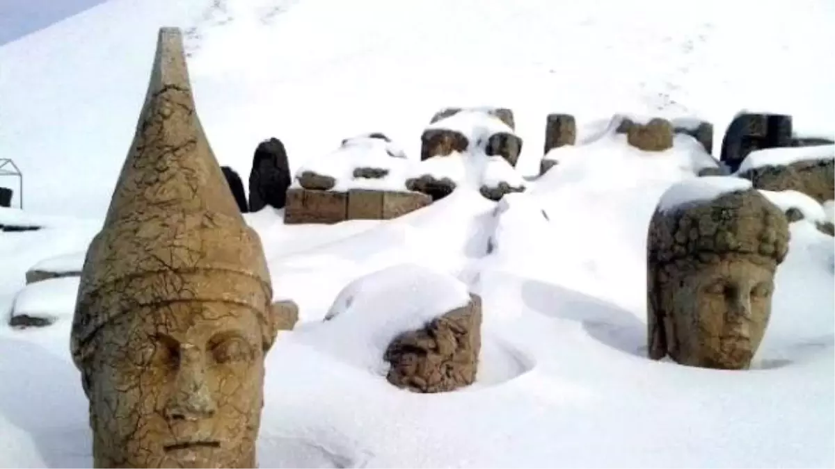 Nemrut Beyaz Gelinlikle Bir Başka Güzel