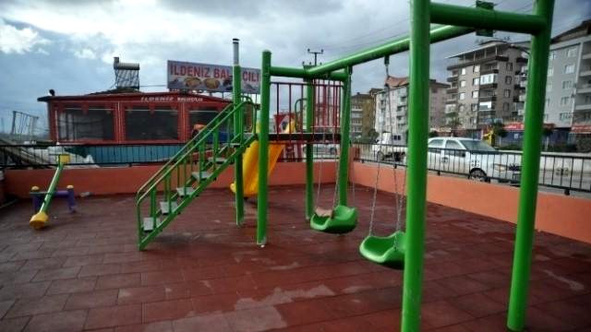 Orhangazi Belediyesi Çocuk Parklarını Yeniliyor