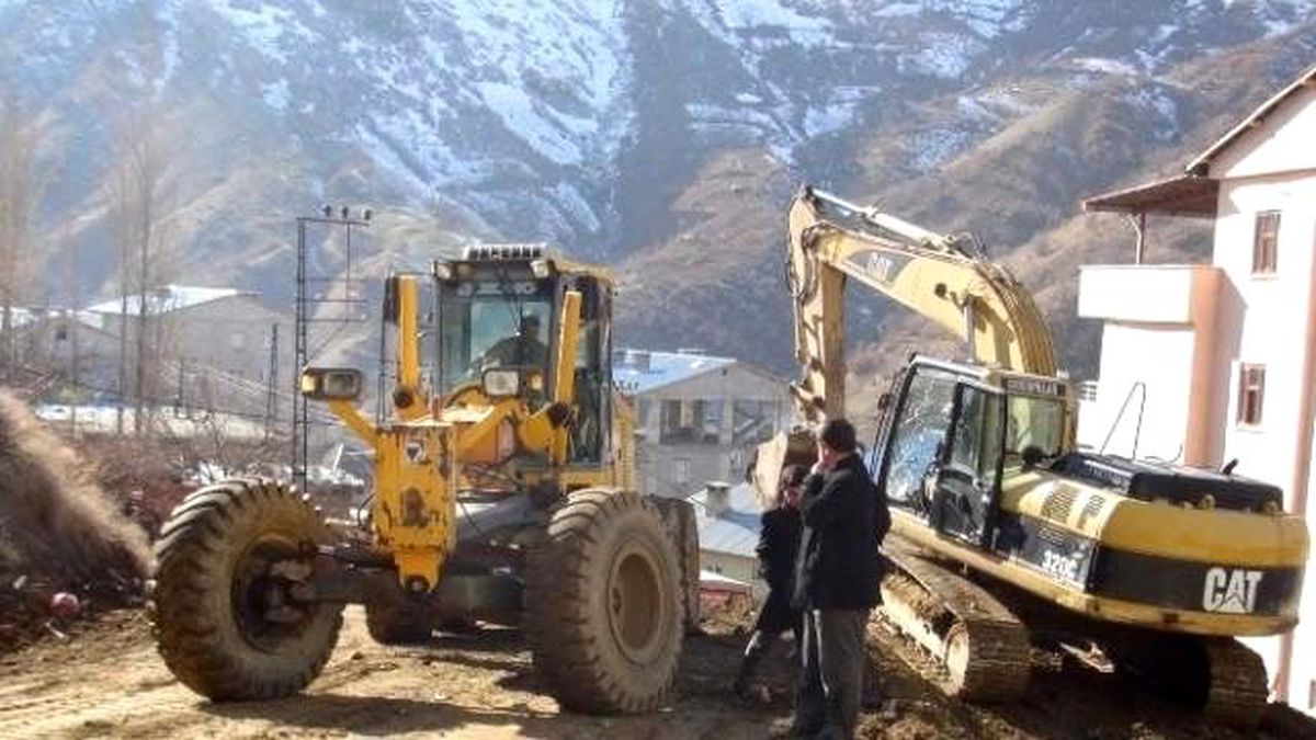 Şemdinli\'de Yol Yapım Çalışması Başlatıldı