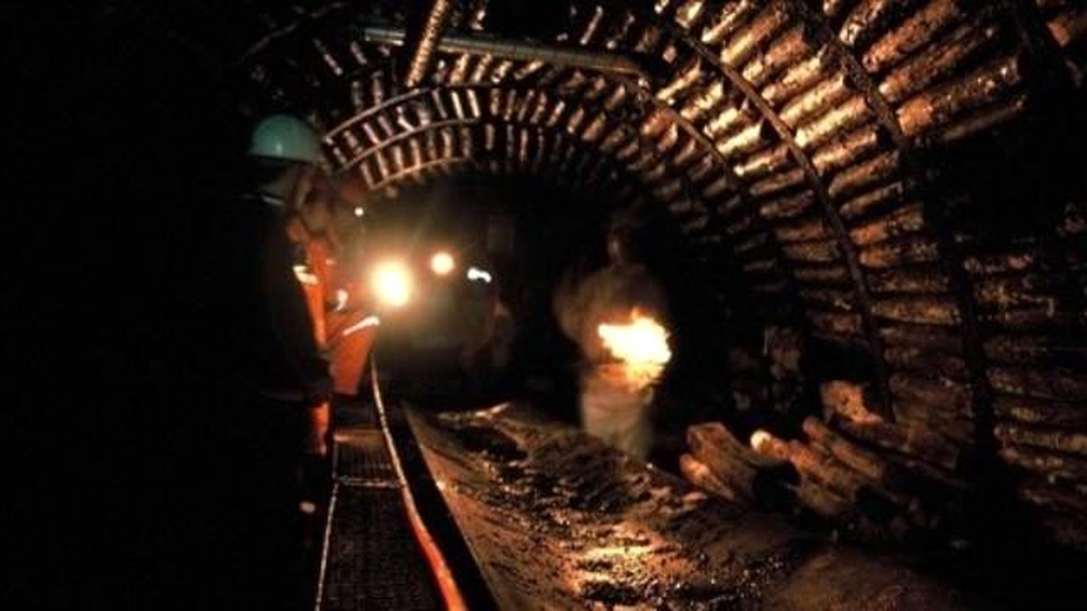 Soma\'da Maden İşçilerinin İşten Çıkartılması