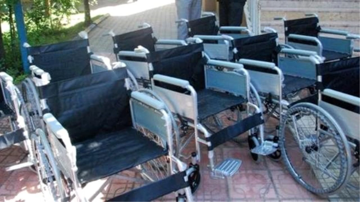 Vezirköprü\'de Engelliler İçin 40 Tekerlekli Sandalye Dağıtıldı