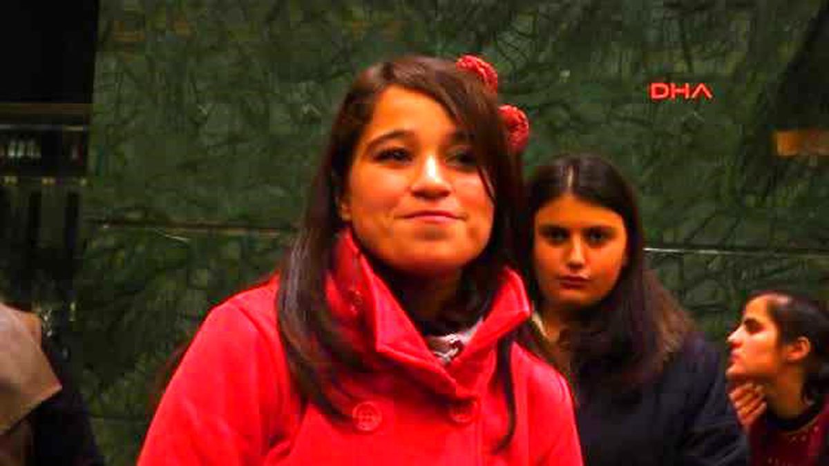 Erdoğan, Engelli Neslihan Baş'a Cumhurbaşkanlığı Sarayını Gezdirdi