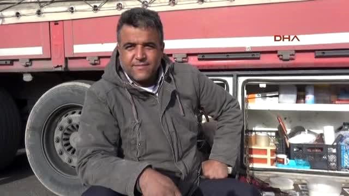 Doğubayazıt Gürbulak\'ta 15 Kilometre Tır Kuyruğu