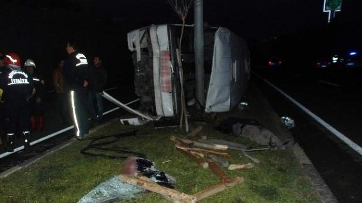 Gaziantep\'te İşçileri Taşıyan Minibüs Devrildi