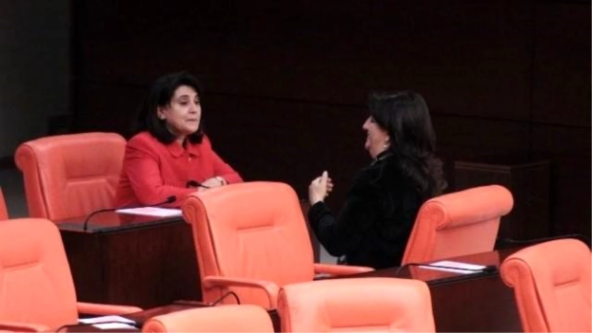 Leyla Zana ile Pervin Buldan\'ın Merak Uyandıran Konuşması