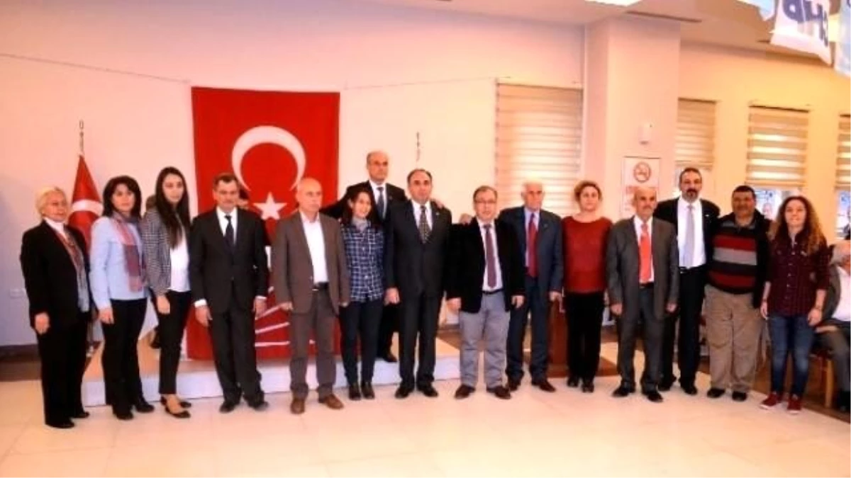 Söke CHP\'de Yeni İlçe Başkan Hüseyin Gündüz Oldu