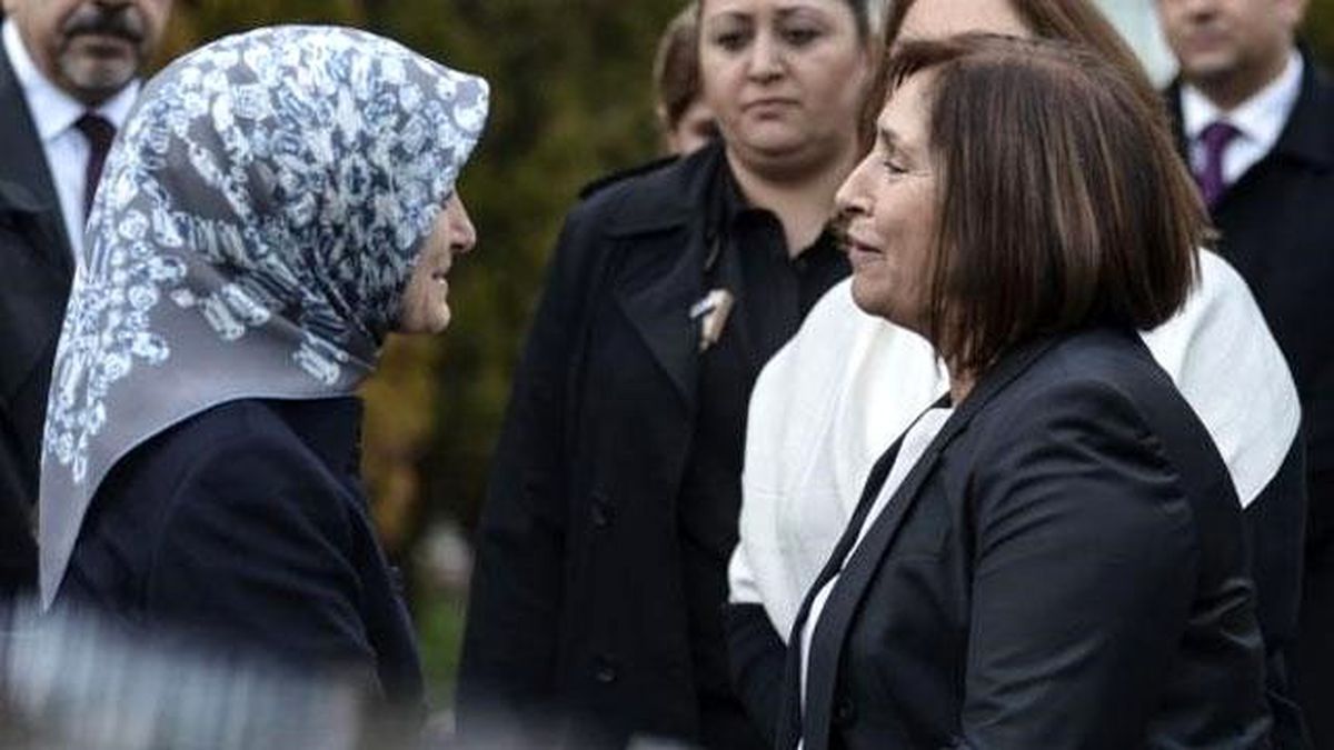 Acısını Paylaştı