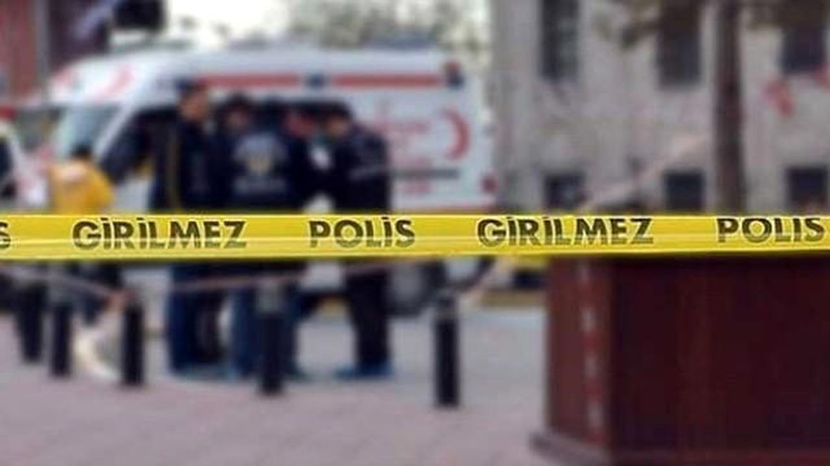 Polis Memurunun Boğazına Bıçak Dayayan Şüpheli Yakalandı
