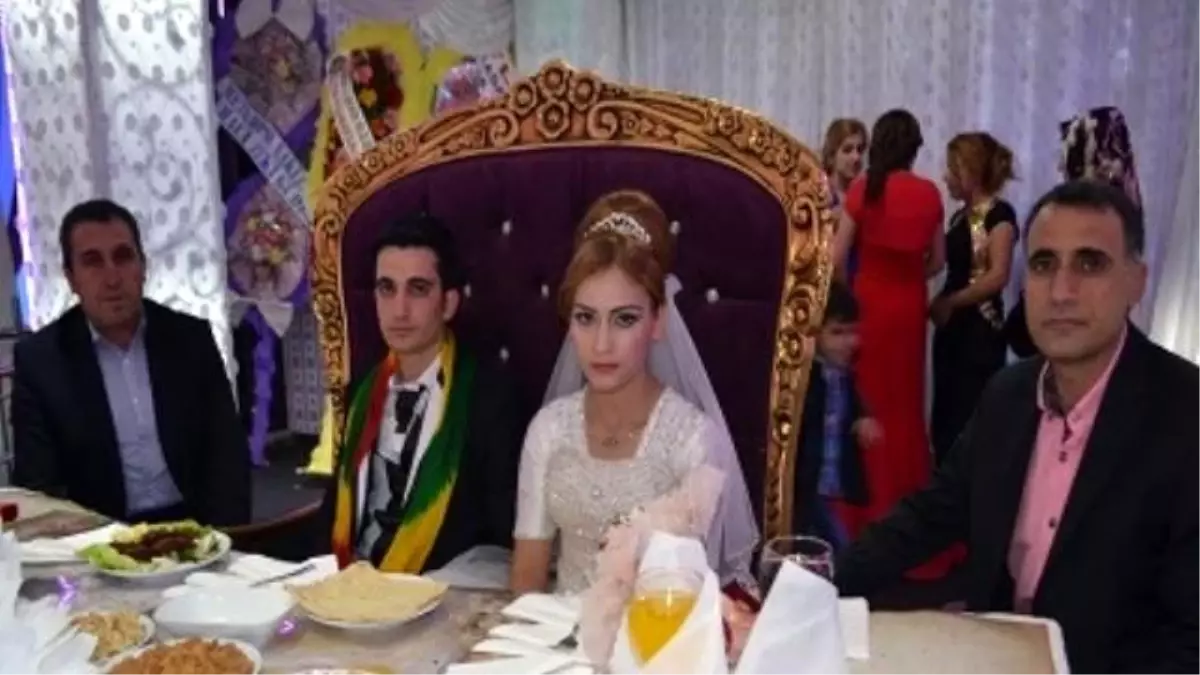 Düğünde Dolarlar Havada Uçuştu