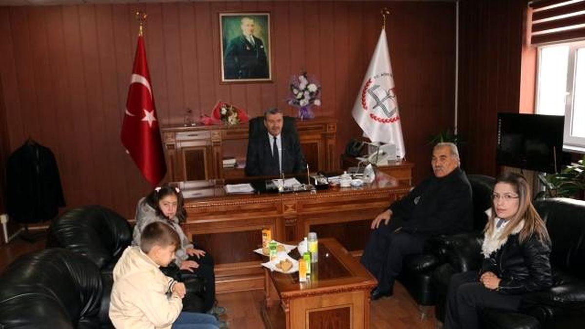 Engelli Öğrencilerden Müdür Dursun\'a Ziyaret