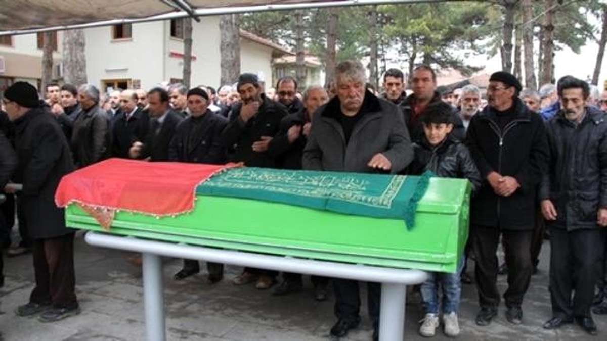 Erzincan\'da Pencereden Düşerek Ölen Kadın