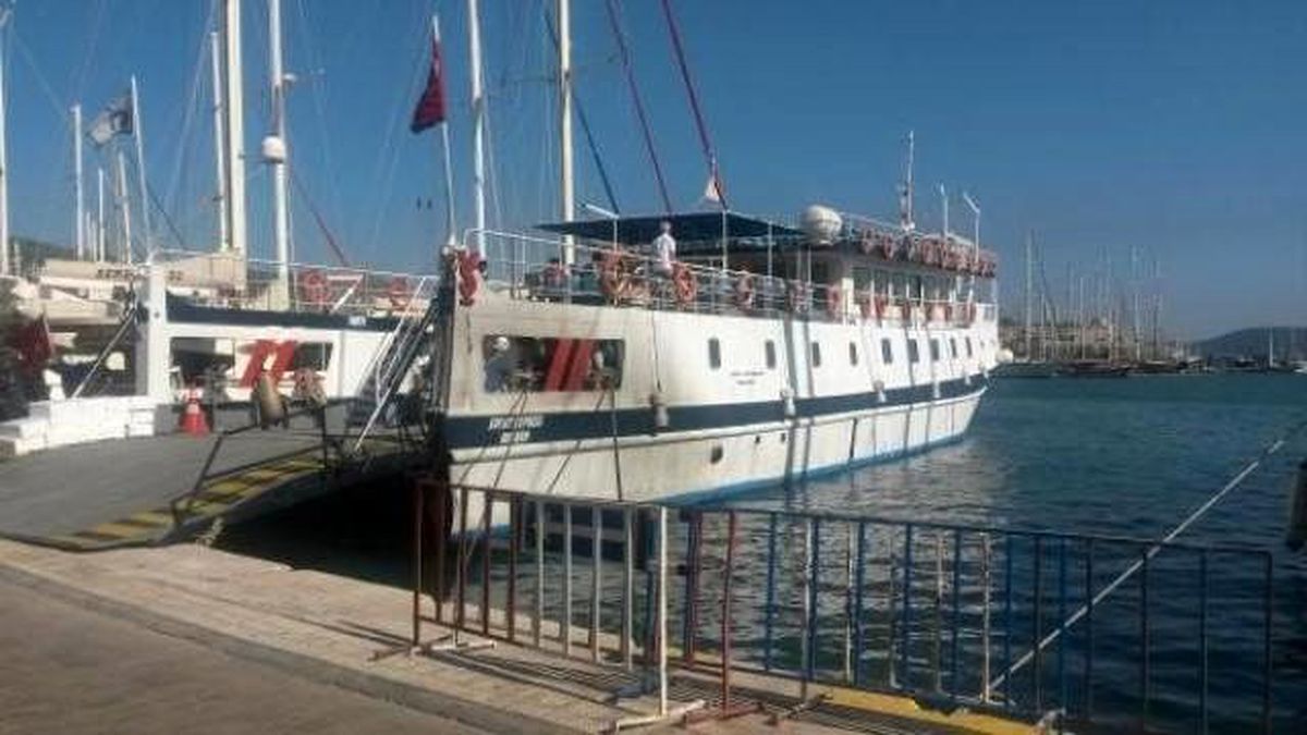 Feribotla 4.5 Ayda 43 Bin Yolcu 12 Bin Araç Taşındı