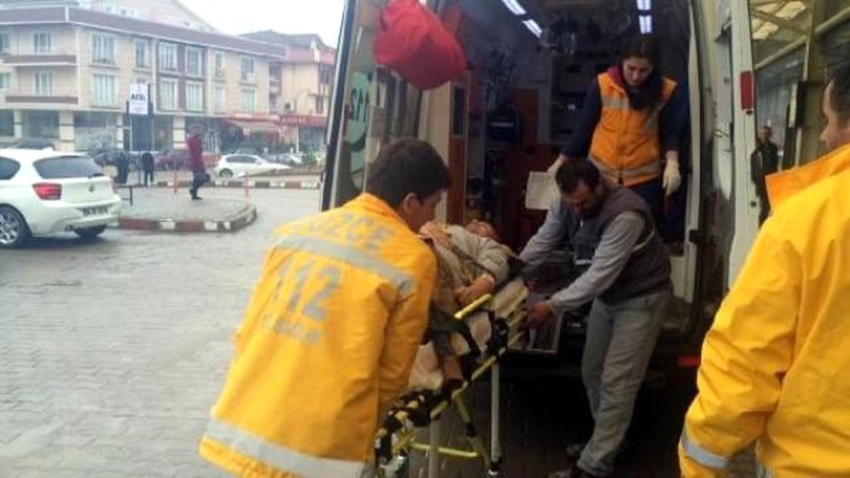 İnşaatta Düşen İşçinin Ayağına Demir Saplandı