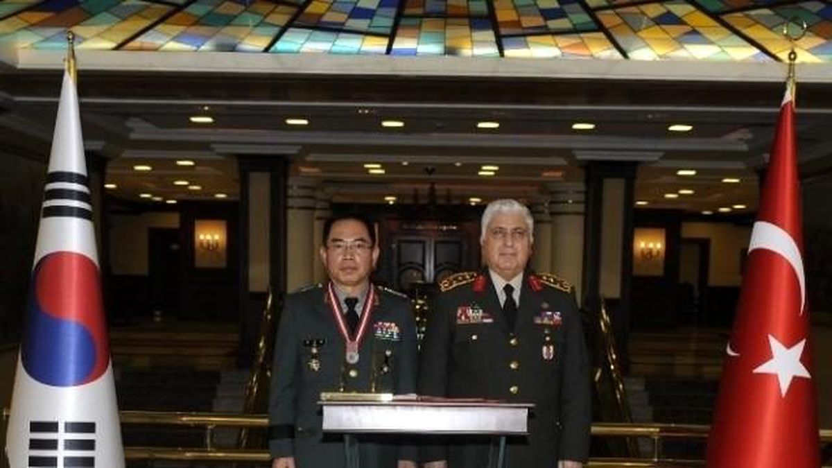 Koreli Komutandan Orgeneral Özel\'e Ziyaret