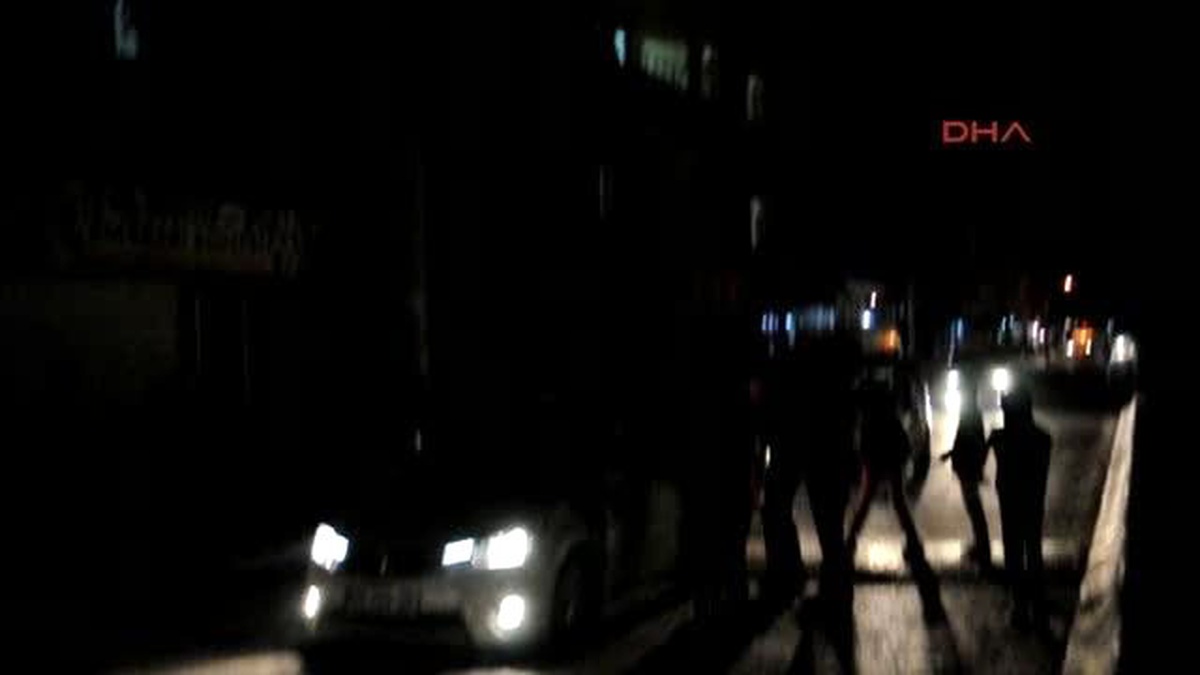 PKK Yandaşları \'İntikam Birimi\' ile Yol Kontrolü Yaptı
