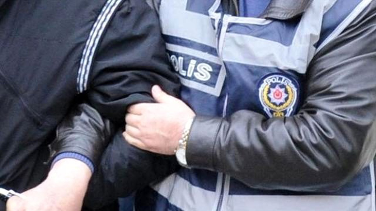 Tacizci Polisleri Amirleri Bastı!