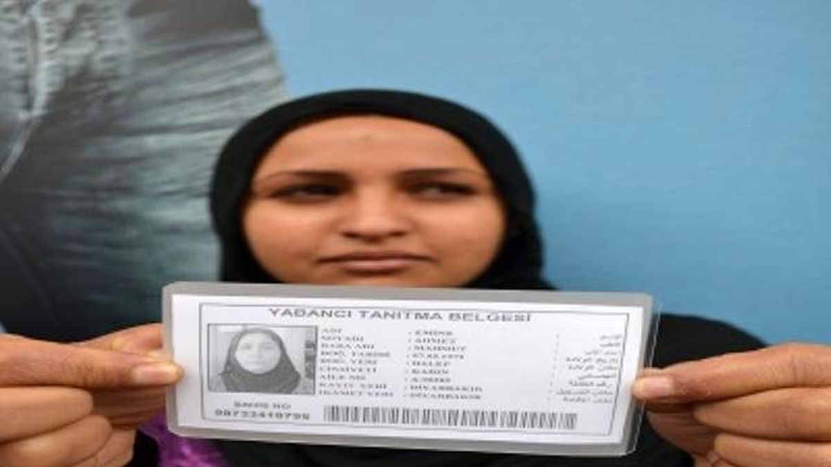 Suriyeli Sığınmacılara Tanıtım Kartları Dağıtıldı