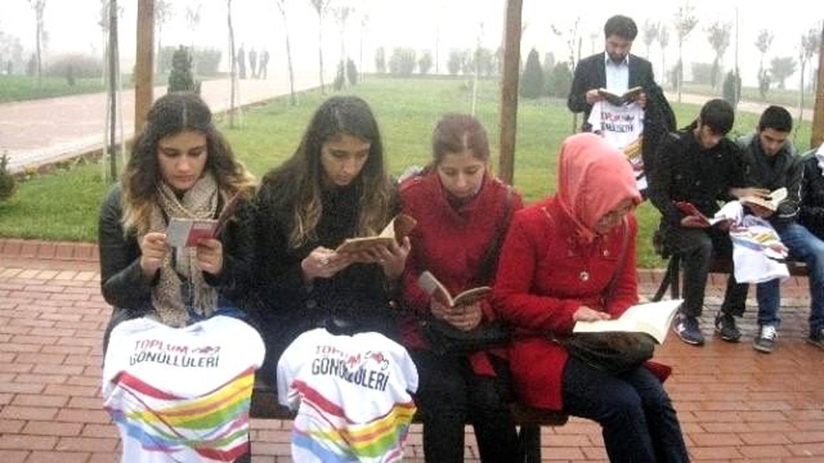 Toplum Gönüllülerinden Kitap Okuma Etkinliği