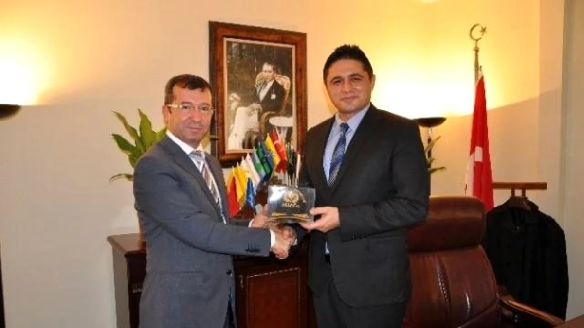 Hasan Tuğan, Aliağa Belediye Başkanını Ziyaret Etti