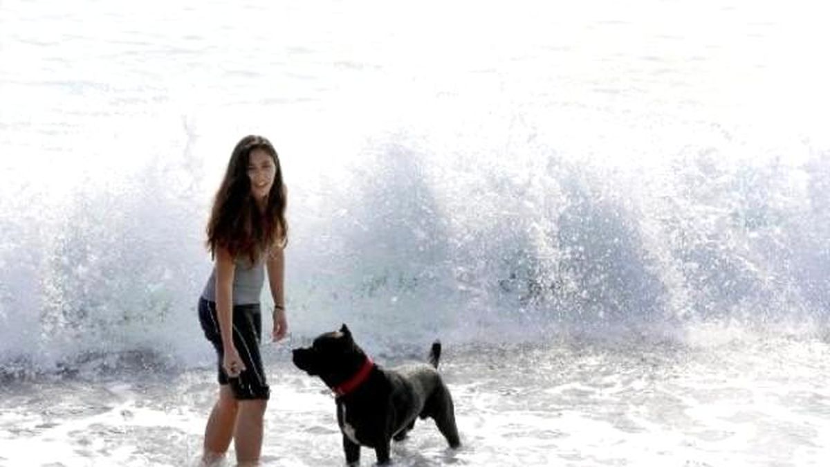 Antalya\'da Aralıkta Deniz Girdiler