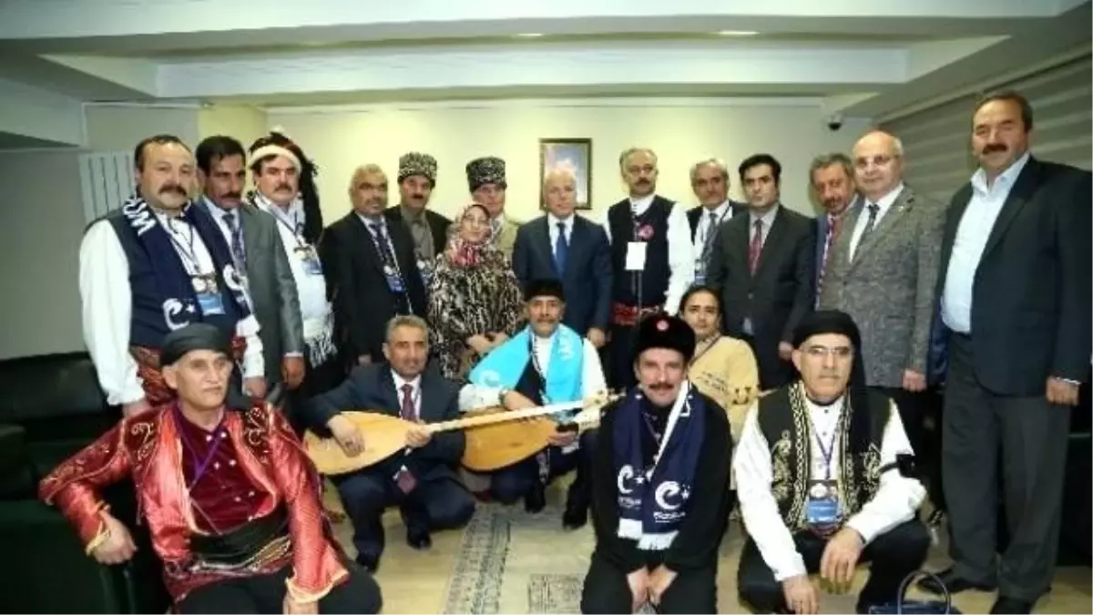 Aşıklardan Sekmen\'e Övgü